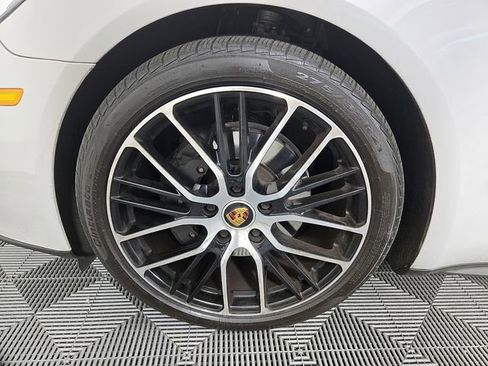 Used 2023 Porsche Panamera Platinum Edition image 9