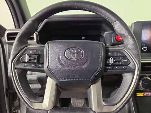 Used 2025 Toyota 4Runner TRD Off-Road AWD/4WD image 22
