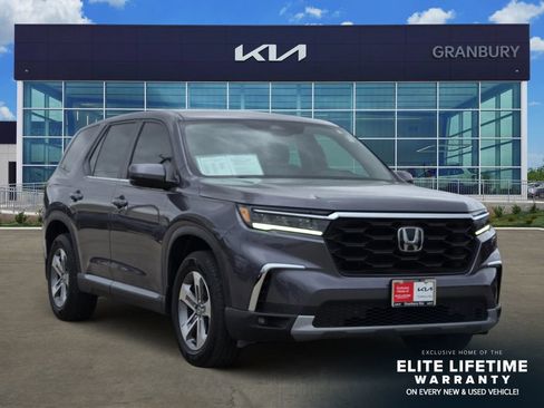 Used 2023 Honda Pilot EX-L image 3