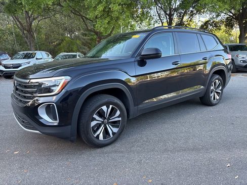 Used 2024 Volkswagen Atlas SE image 19