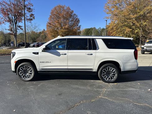 Certified 2023 GMC Yukon XL Denali Ultimate image 8