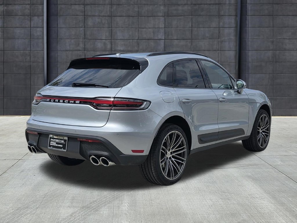 Certified 2026 Porsche Macan AWD/4WD image 9