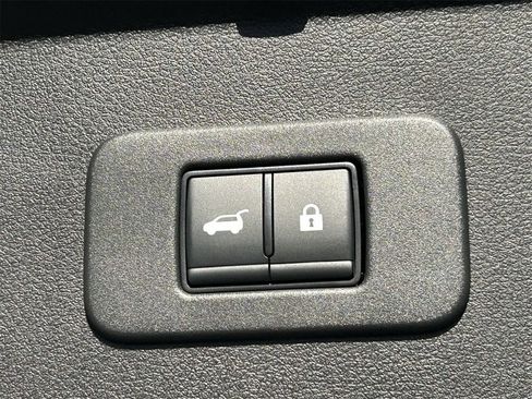 New 2026 Nissan Leaf Platinum+ w/ Cargo Package (Platinum+) FWD image 16