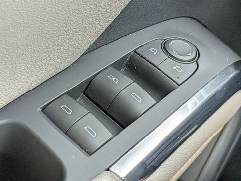 Used 2024 Chevrolet Traverse LT FWD image 23