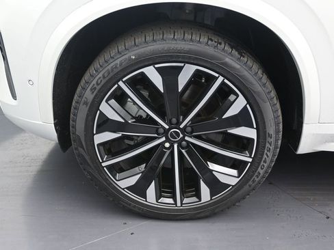 New 2026 Volvo XC90 T8 Ultra w/ Protection Package Premier AWD/4WD image 9