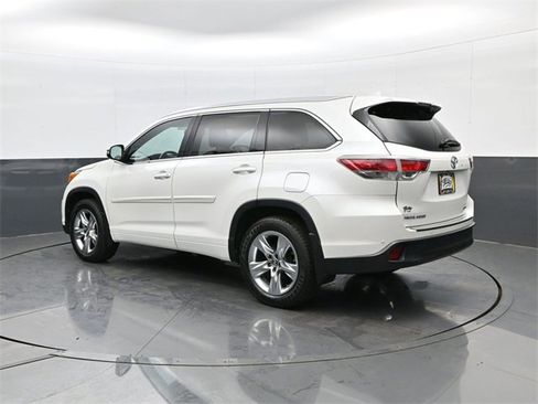 Used 2016 Toyota Highlander Limited Platinum image 7