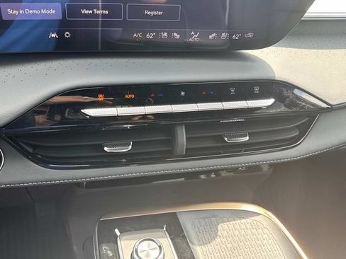New 2026 Buick Enclave Avenir w/ Super Cruise Package FWD image 31