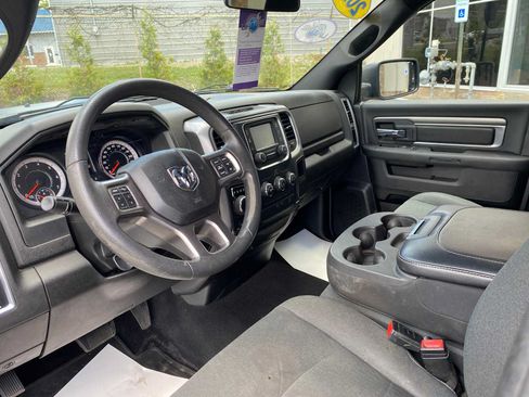 Used 2022 RAM 1500 Warlock w/ Warlock Decor Package AWD/4WD image 8