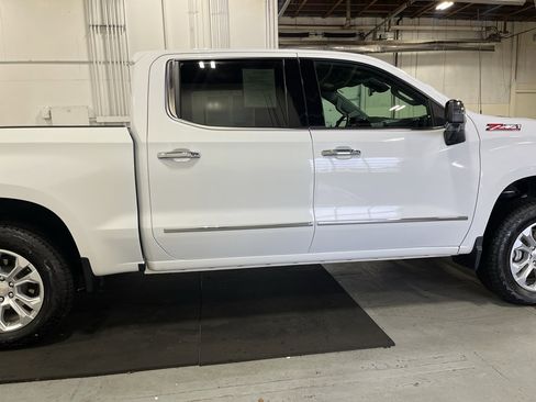 Used 2025 Chevrolet Silverado 1500 LTZ AWD/4WD image 9