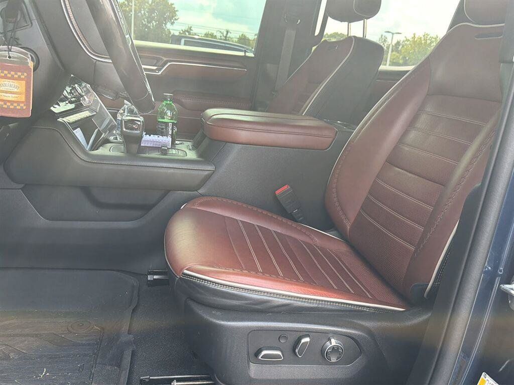Used 2023 GMC Sierra 1500 Denali Ultimate AWD/4WD image 11