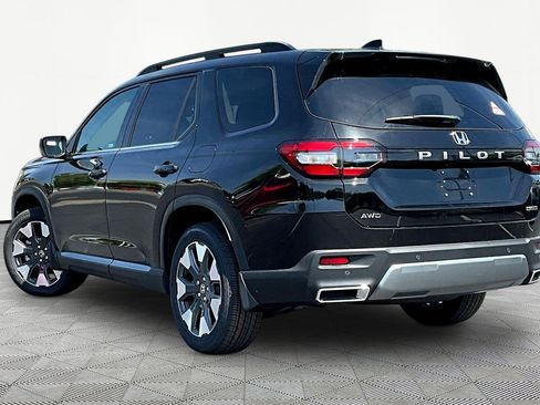 New 2026 Honda Pilot Touring image 4