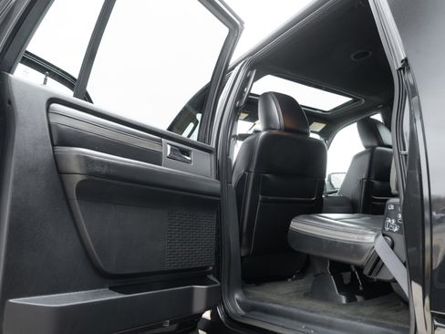 Used 2015 Ford Expedition EL Platinum image 30