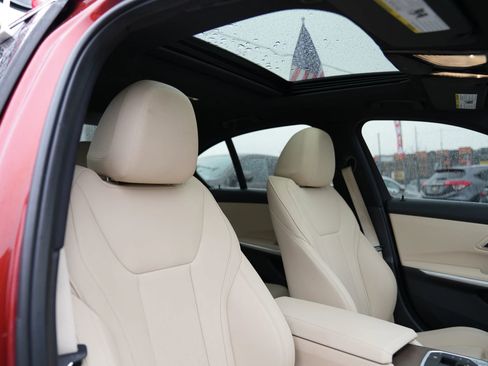 Used 2021 BMW 330i xDrive Sedan w/ Convenience Package image 14