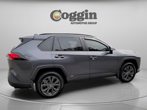 Used 2023 Toyota RAV4 XLE Premium image 19