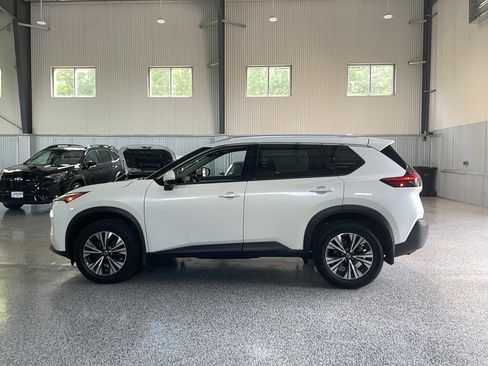Used 2021 Nissan Rogue SV w/ Premium Package AWD/4WD image 4