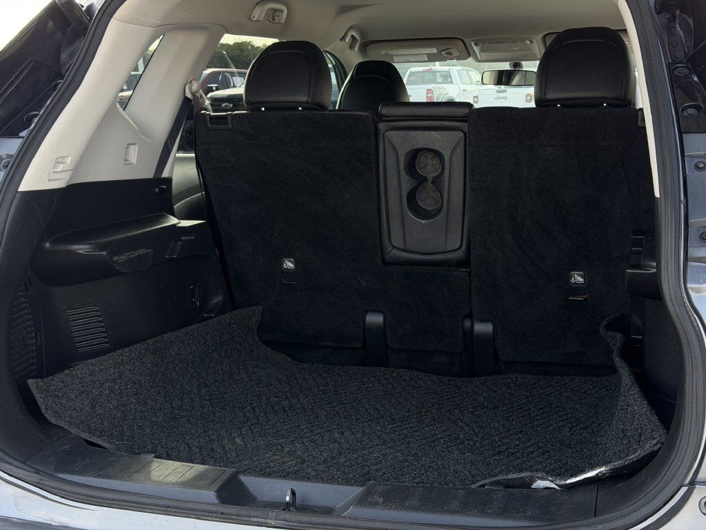 Used 2016 Nissan Rogue AWD image 27