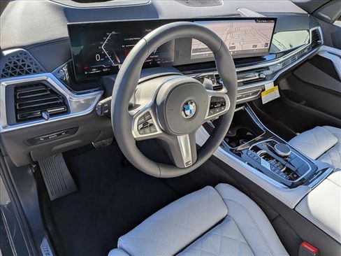 New 2026 BMW X5 xDrive40i w/ M Sport Package image 3