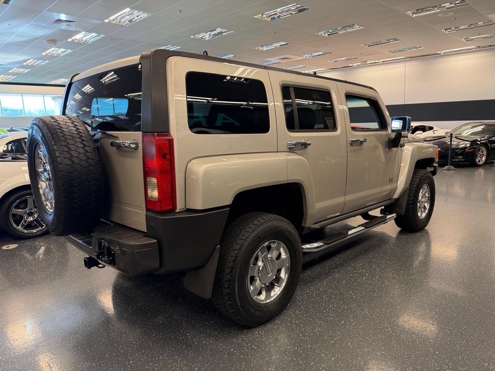 Used 2006 HUMMER H3 w/ Chrome Appearance Package AWD/4WD image 5