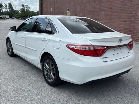 Used 2017 Toyota Camry SE FWD image 5