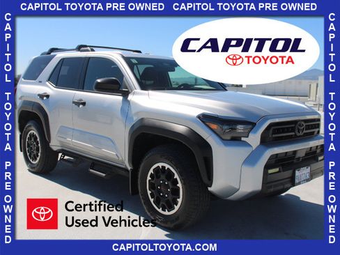 Certified 2025 Toyota 4Runner SR5 AWD/4WD image 1