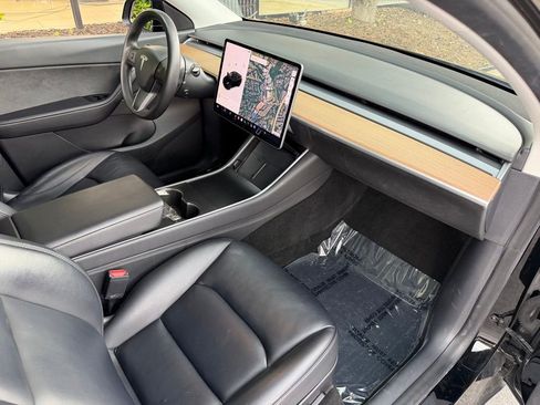 Used 2020 Tesla Model Y Long Range AWD/4WD image 32