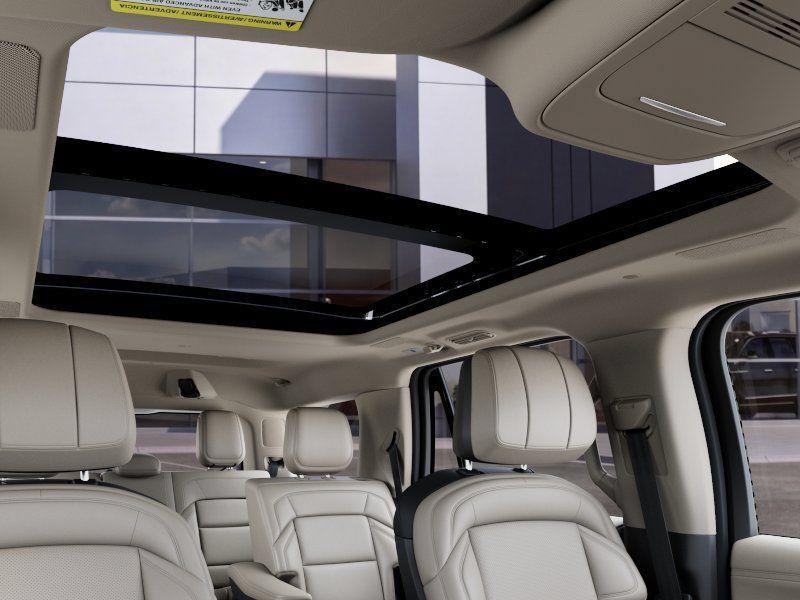 New 2027 Lincoln Navigator Reserve w/ Jet Appearance Package AWD/4WD image 22
