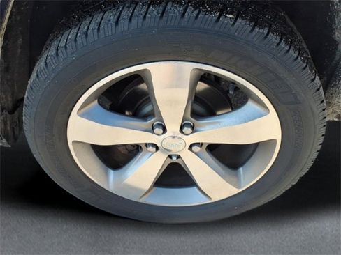 Used 2014 Jeep Grand Cherokee Overland w/ Advanced Technology Group image 7