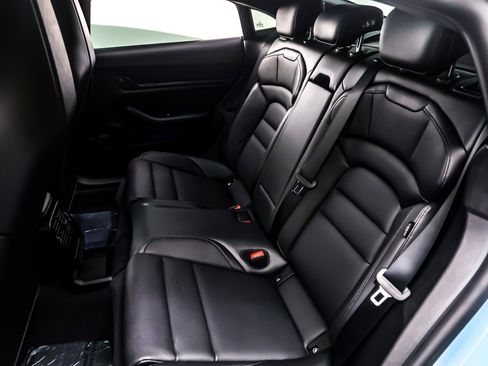 Used 2024 Porsche Taycan image 7