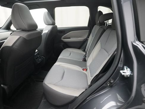Used 2025 Subaru Forester Premium w/ Convenience Package #1 AWD/4WD image 16