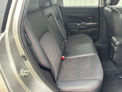 Used 2023 Mitsubishi Outlander Sport SE image 34