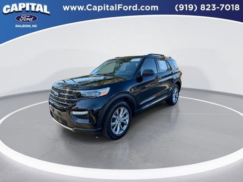 Certified 2023 Ford Explorer XLT w/ Equipment Group 202A image 4