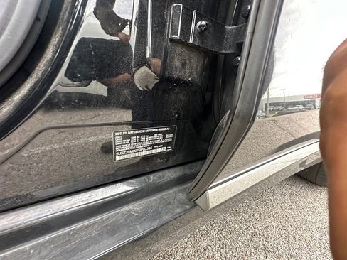 Used 2023 BMW X7 xDrive40i w/ Premium Package image 18