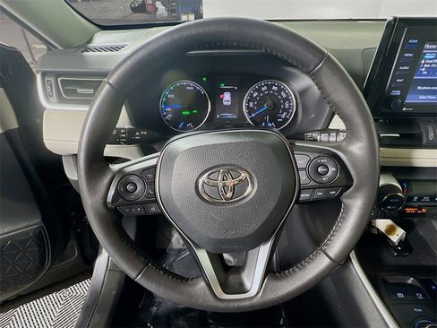 Certified 2021 Toyota RAV4 XLE Premium image 11