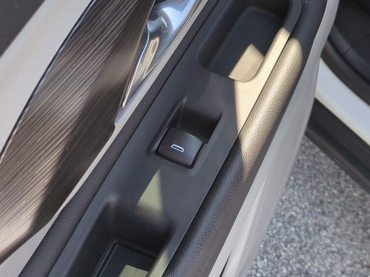 Used 2024 GMC Terrain SLT FWD image 29