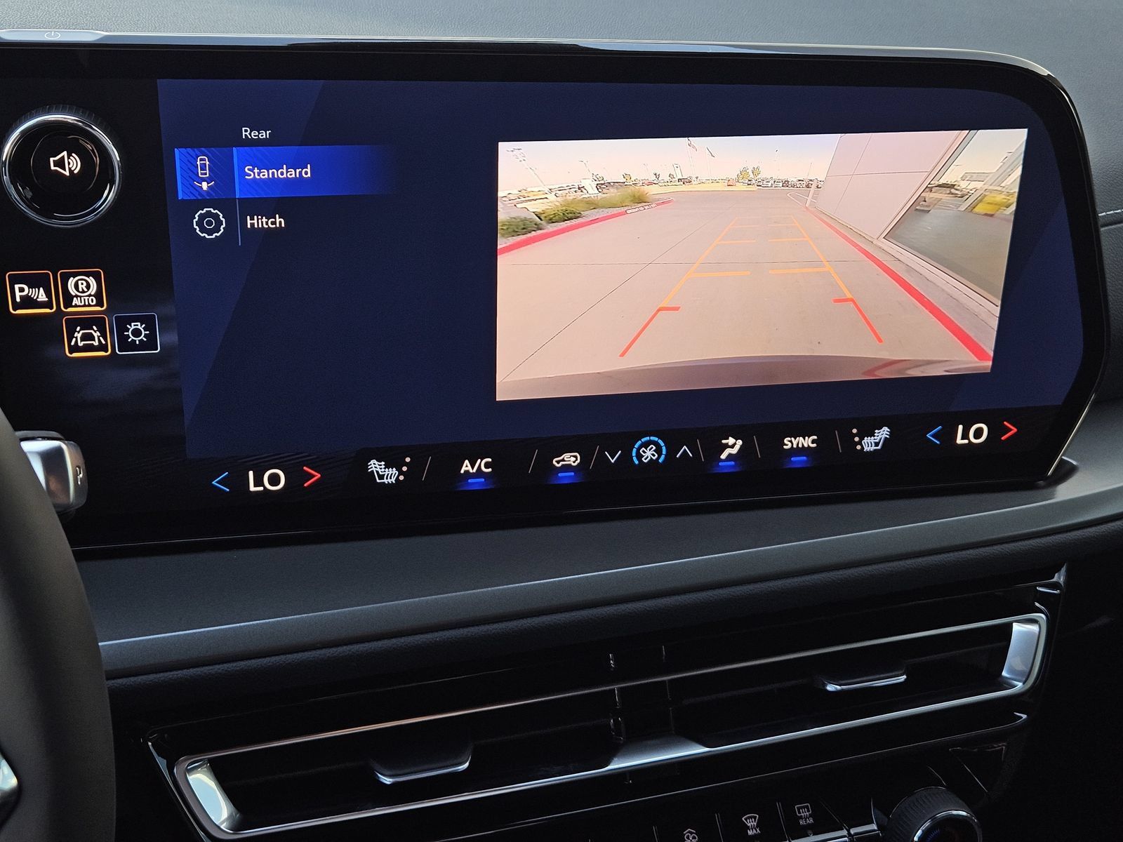 New 2027 Chevrolet Traverse LT FWD image 19