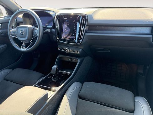 Used 2023 Volvo XC40 Recharge Plus w/ Protection Package Premier image 10