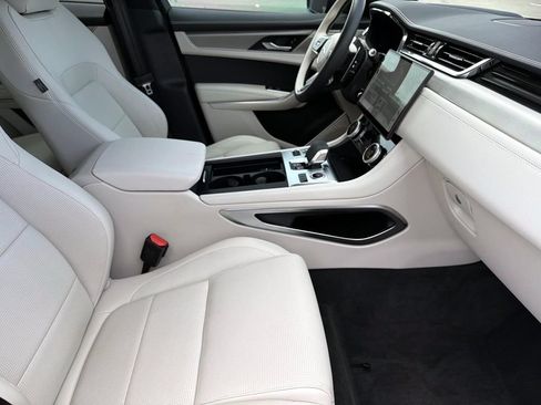 Used 2026 Jaguar F-PACE R-Dynamic S AWD/4WD image 10
