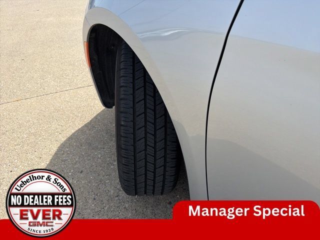Used 2024 Chrysler Pacifica Limited FWD image 24