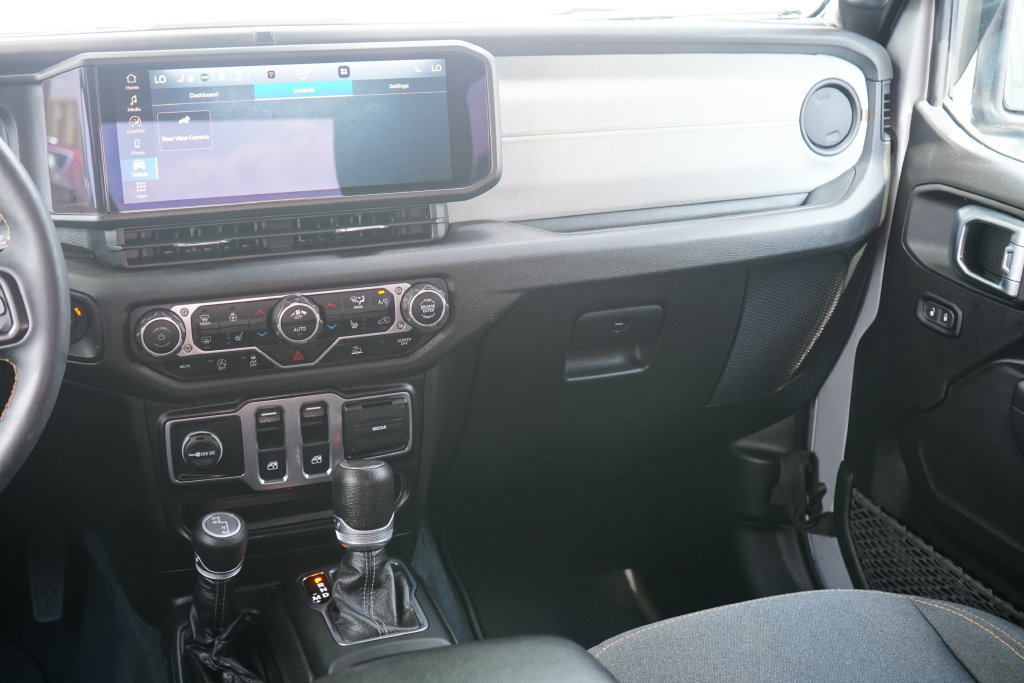Used 2024 Jeep Wrangler Sport AWD/4WD image 24