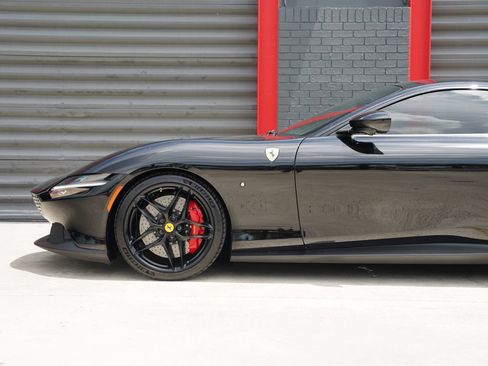 Used 2023 Ferrari Roma RWD image 7