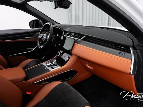 Used 2024 Jaguar F-PACE SVR image 44