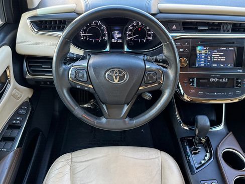 Used 2014 Toyota Avalon XLE Touring FWD image 11