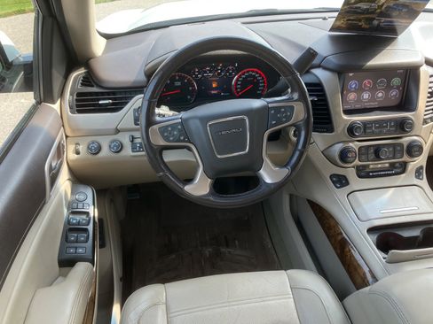 Used 2016 GMC Yukon Denali AWD/4WD image 14