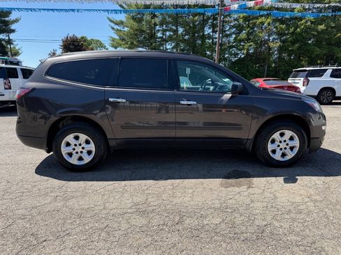 Used 2013 Chevrolet Traverse LS AWD/4WD image 3