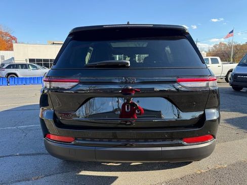 New 2025 Jeep Grand Cherokee Limited image 9