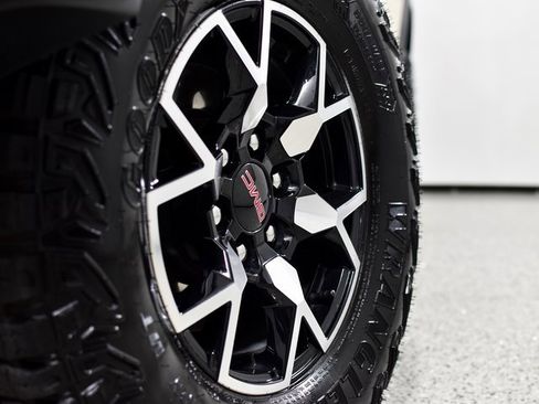 Used 2024 GMC Canyon AT4X image 6