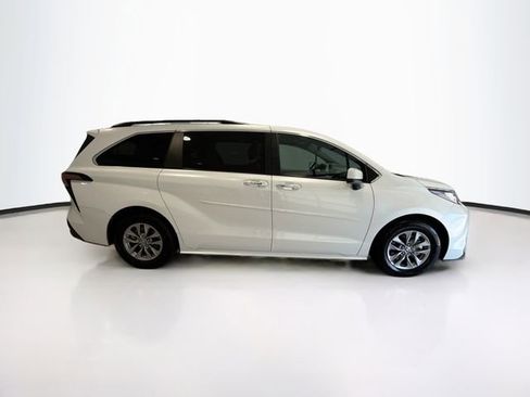 Certified 2023 Toyota Sienna XLE w/ XLE Plus Package AWD/4WD image 7