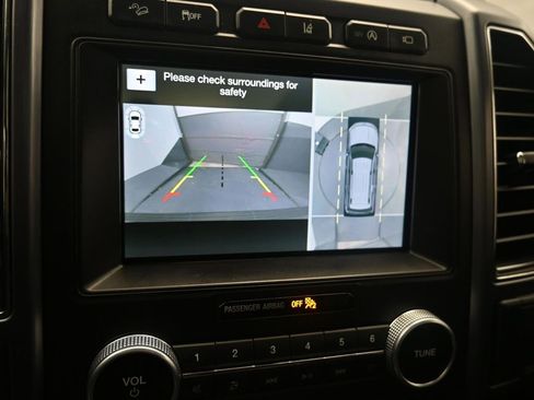 Used 2019 Ford Expedition Max Platinum image 17