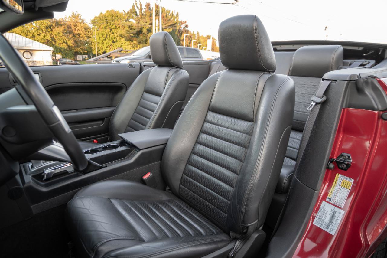 Used 2006 Ford Mustang GT Premium RWD image 22