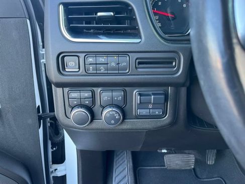 Used 2021 Chevrolet Tahoe Z71 w/ Z71 Signature Package AWD/4WD image 32